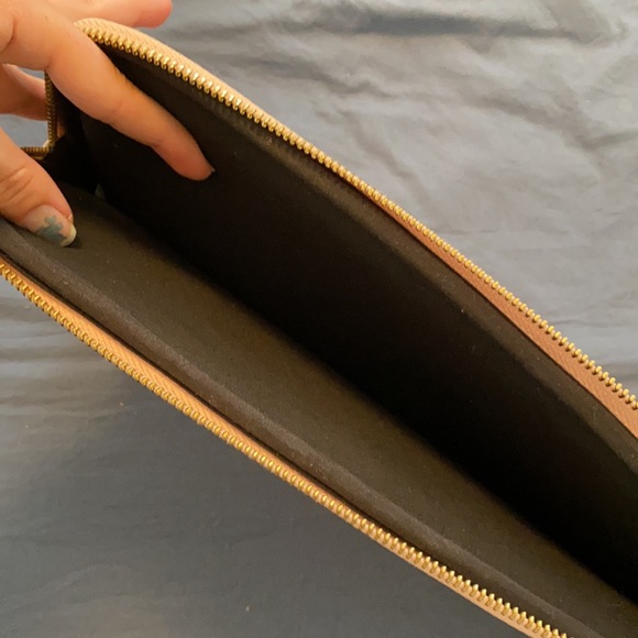 Kate Spade Computer Sleeve - Picture 3 of 5